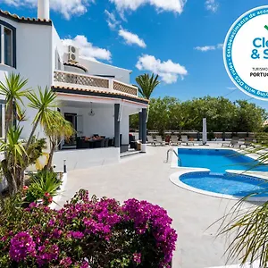 https://casa-laranja-three-bedroom-villa.hotelaalgarve.com